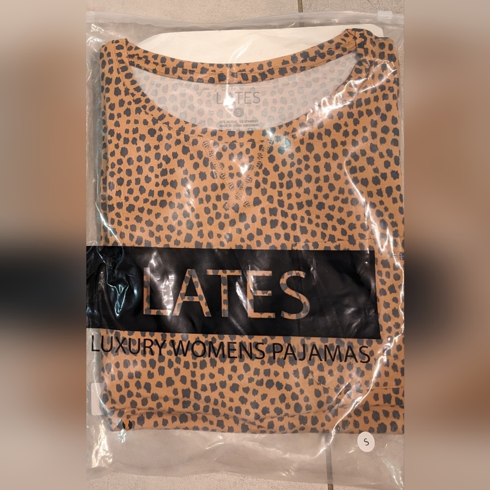 Lates By Kate short sleeves Jam Set in Cheetah Spots Size S
